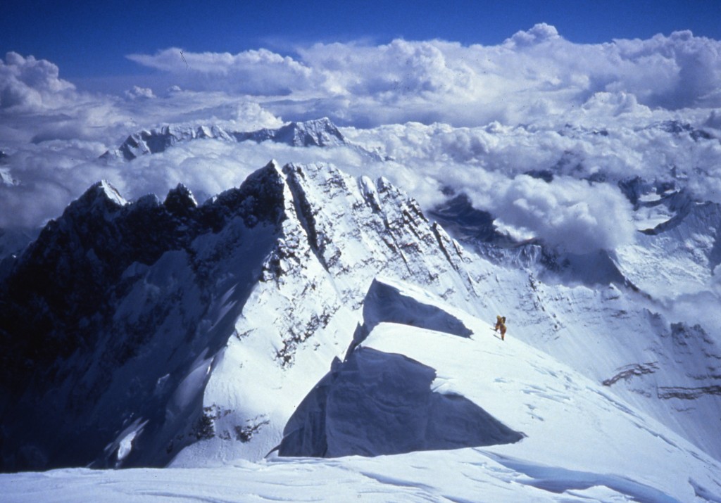 12 80 Everest 1990258